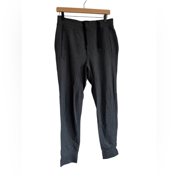 Lululemon Men’s Intent Joggers in Graphite Gray Size Medium Gym Active Fit Sweat - Picture 1 of 9